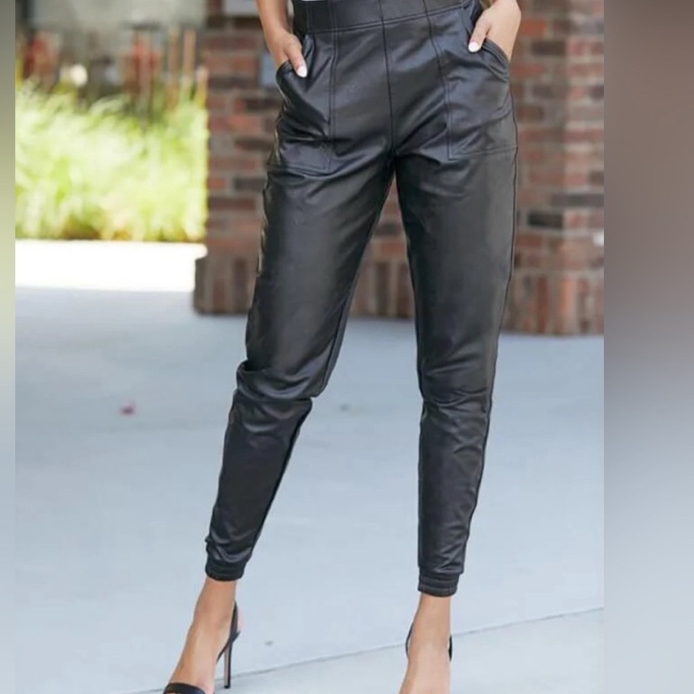 Spanx Leather Like Joggers Size Medium Black